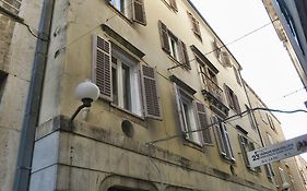 Lanterna Rooms & Apartment